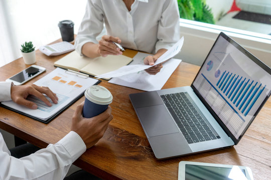 Young Business Team In Casual Style Have Small Meeting