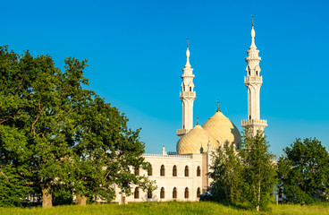 Fototapeta na wymiar White mosque in Bolgar city - Tatarstan, Russia