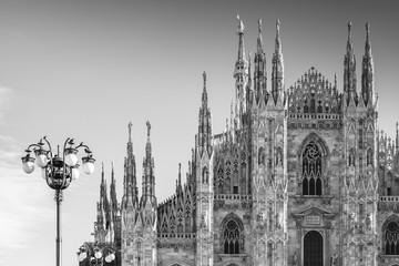 Obraz premium Katedra w Mediolanie. Lombardia, Włochy. Czarny i biały