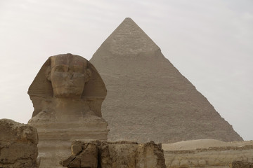 Fototapeta na wymiar Great Sphinx of Giza and pyramid of Khafre, Egypt