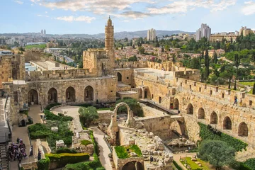 Fotobehang Het panoramische uitzicht op de oude citadel &quot Toren van David&quot  in Jeruzalem, Israël. Oude stadsmuren © Nina