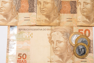 dinheiro Brasileiro, real brasileiro,  notas de 50 real e moedas de 1 real