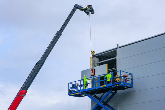 Sandwich Panels Wall Mounting Using Crane And Scissor Lift