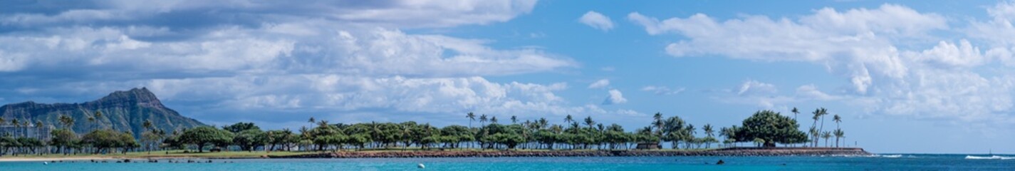 Fototapeta na wymiar Panoramic view of Ala Moana beach in Oahu Hawaii