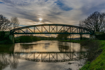 Fototapeta premium fin de journée sure les bord de la Vilaine