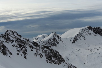 Fototapeta na wymiar Widok na Gładką Przełęcz i Walentowy Wierch z podejścia na Szpiglasową Przełęcz