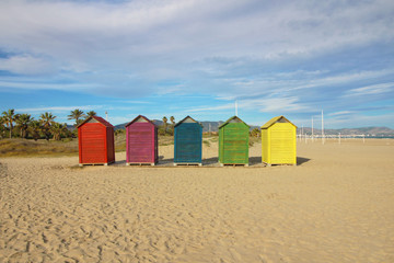 Casetas de colores en la playa