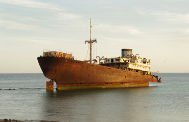 Fototapeta premium ship wreck, Arrecife, Lanzarote