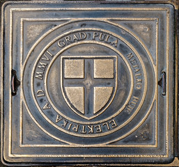 Gullydeckel der Stadt Pula, Kroatien