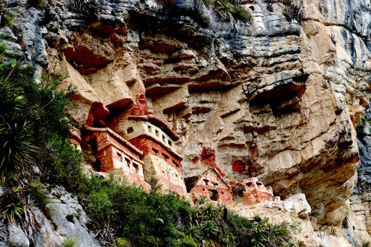 MAUSOLEOS DE REVASH - TUMBAS ANCESTRALES DE LA CULTURA CHACHAPOYAS