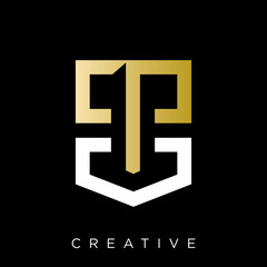 Obraz premium cp shield logo design vector