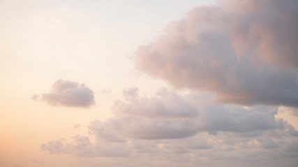 Obraz premium Sky and clouds of the windswept in the daytime 