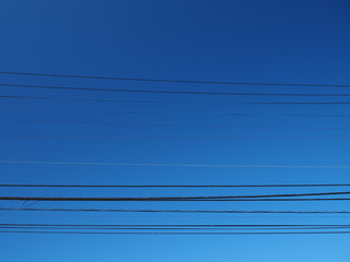 電線と青空