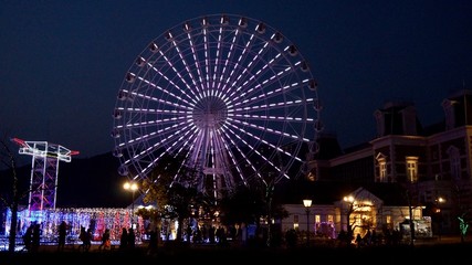 観覧車とイルミネーション
