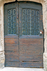 Porte ancienne d'habitation en Corrèze. Nouvelle-Aquitaine