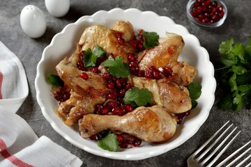 Armenian traditional chicken dish with onions, pomegranate and coriander seeds in white wine. 