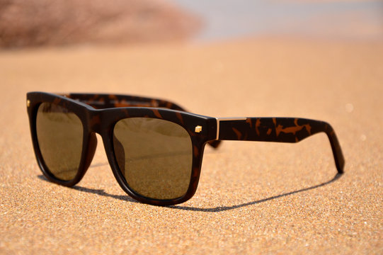 lunettes de soleil, lunettes, mode, isol&eacute;, soleil, s&eacute;curit&eacute;, plage, &eacute;t&eacute;, noir, blanc, objet, mode, lunettes, accessoire, en verre, lentille, alose, mer, 3-d, plastique, sable, yeux, vue, vacances, mon