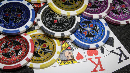 Poker chips and two kings