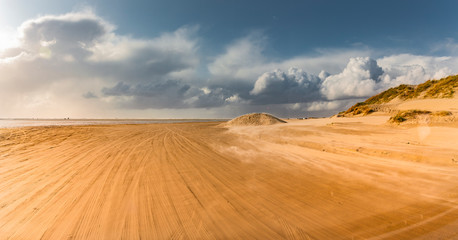 Naklejka premium Zufahrt zum Strand auf der Insel Rømo