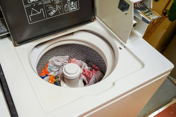 linge dans machine à laver