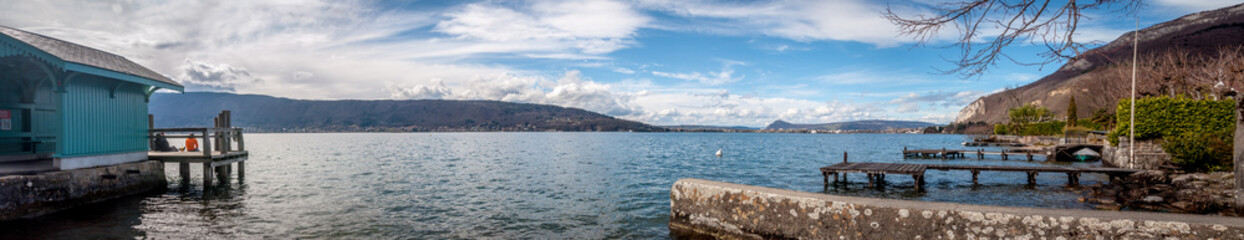 Fototapeta premium Panorama sur le lac d'Annecy