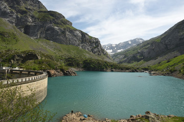 Fototapeta na wymiar Lac des Gloriettes Hautes Pyrénées
