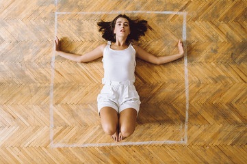 The concept of the isolation woman in her inner space and the fear of an exit