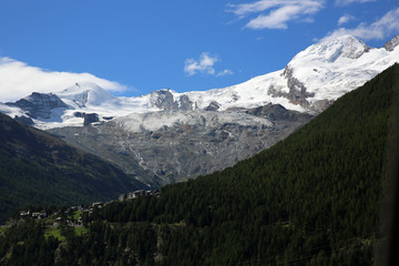 Fototapeta na wymiar Europäische Alpen im Saastal. Schweiz