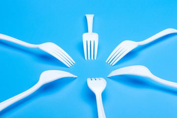White plastic forks