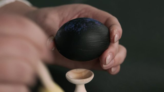 painting eggs for Easter. Painting with a sponge and different colors. preparation Spaceballs