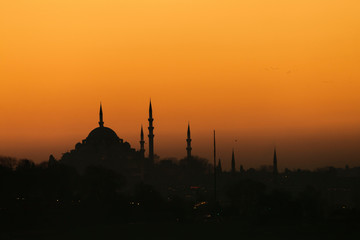 Fototapeta na wymiar Sunset with sun behind silhouette in Istanbul,Turkey