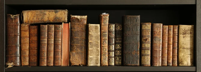 Rolgordijnen ouderwetse boeken. © LeitnerR