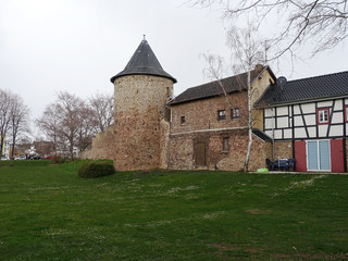 Fototapeta na wymiar Fresenturm, Teil der historischen Stadtbefestigung
