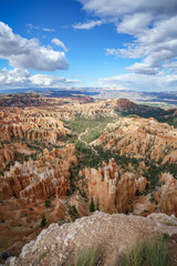 hiking the rim trail in bryce canyon national park in utah in the usa