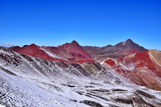 Vinicunca Rainbow Mountain , Peru 