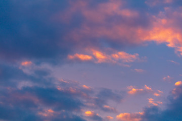 Fototapeta premium Pink dawn in the sky with clouds