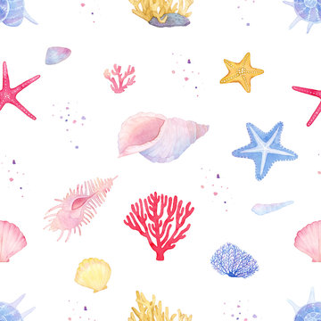 Watercolor seamless pattern with under the sea life objects - seashells and starfish, corals.