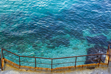 Eau bleu turquoise à Marseille