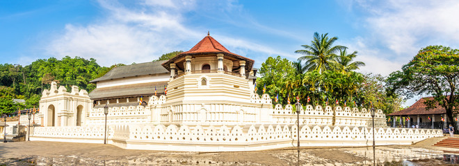 Panoramic view at the Temple of the Sacred Tooth Relic in the city of Kandy - Sri Lanka - obrazy, fototapety, plakaty