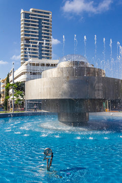 Der Dizengoff Platz im Bauhaus Stil direkt im Herzen Tel Avivs, Israel.