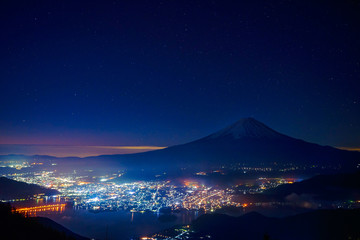 荘厳　夜明けの富士山