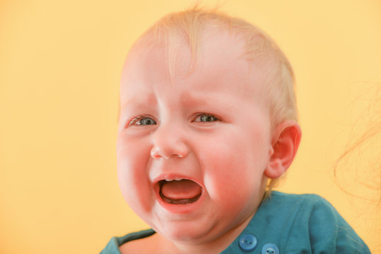 Babygeschrei Bilder – Durchsuchen 42,372 Archivfotos, Vektorgrafiken ...