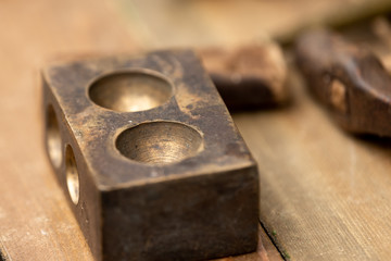 The processing of traditional Chinese silver ornaments