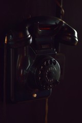 Altes Telefon mit Wählscheibe