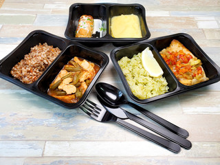 delivery of delicious and healthy food in lunch boxes.