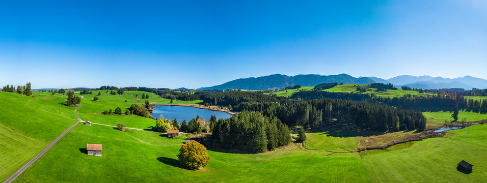 L&auml;ndliche Idylle am Kaltenbrunner See nahe Lechbruck