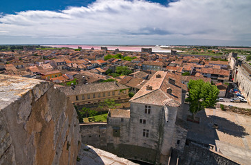 Fototapeta na wymiar Exterior view from the ramparts of the walls, the fortified city of Aigues Mortes, in the Camargue France.
