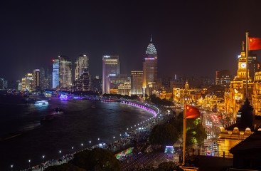Fototapeta premium Waitan bank in Shanghai by Huangpu river in China 