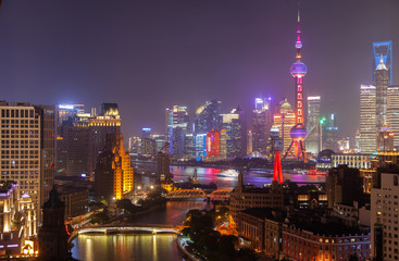 Fototapeta na wymiar Shanghai Waibaidu Bridge over Wusong at TV tower 