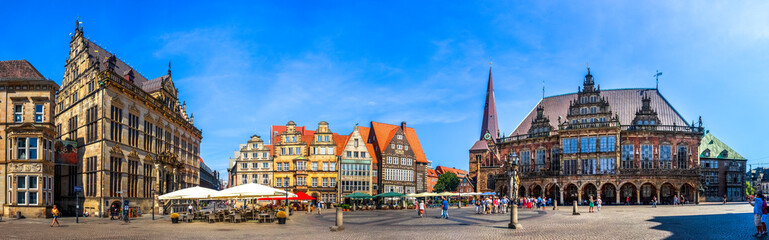 Fototapeta na wymiar Rathaus und Marktplatz, Bremen, Deutschland 